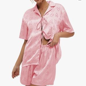 Amazon heart silk pajamas. Worn twice. Loved them but a little small. Size M